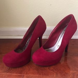 BRASH red velour heels 👠